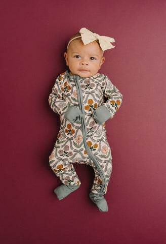 Cottage Bow Bamboo Sleeper